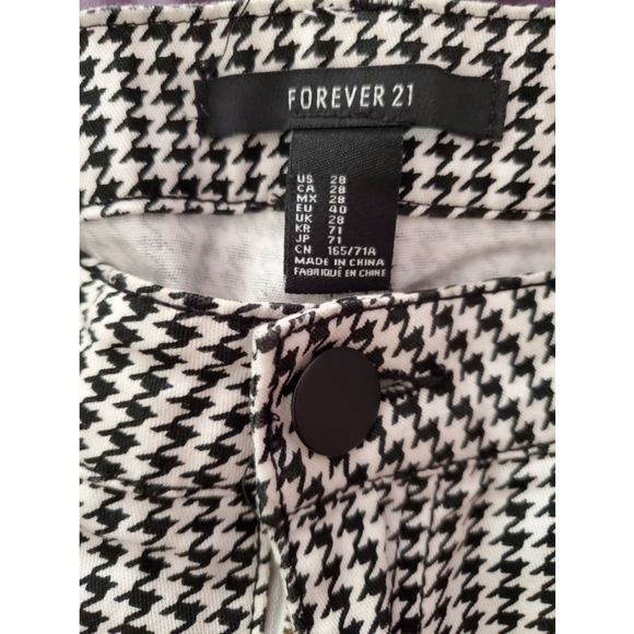 Houndstooth, mid-rise pants, Size 28 - Picture 7 of 7